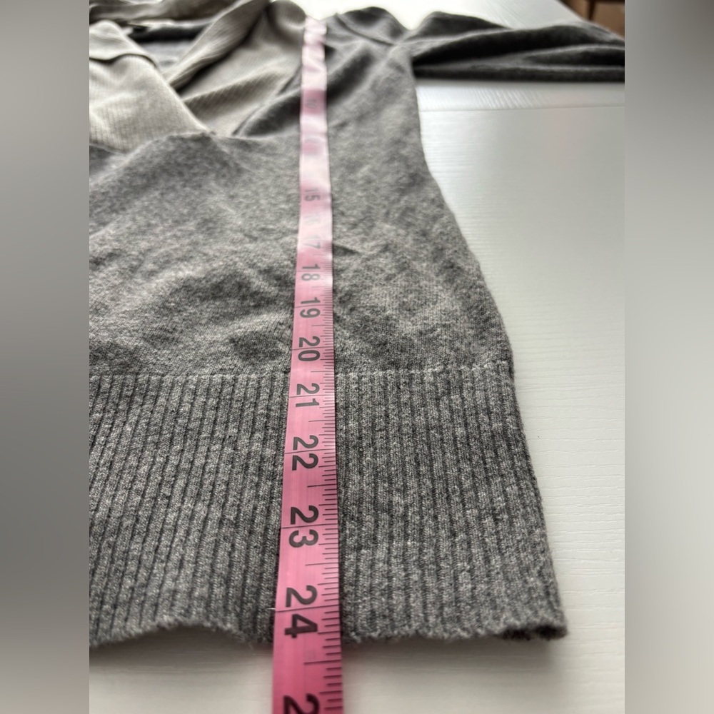 Banana Republic Grey Luxury Cashmere Blend Pullover Sweater Size S - Picture 6 of 6